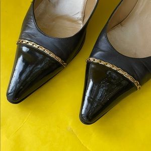 Vintage dark blue /gold St.John leather shoes